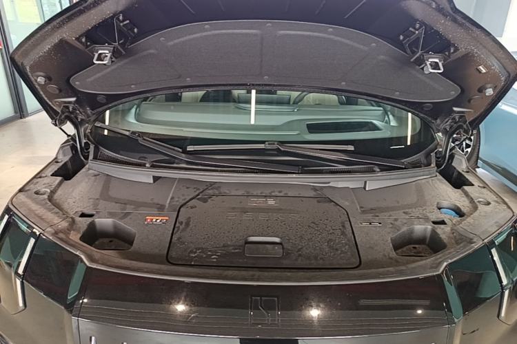 Used Zeekr 009 2024 7-Seater Aisle Version 108 kWh Engine Bay