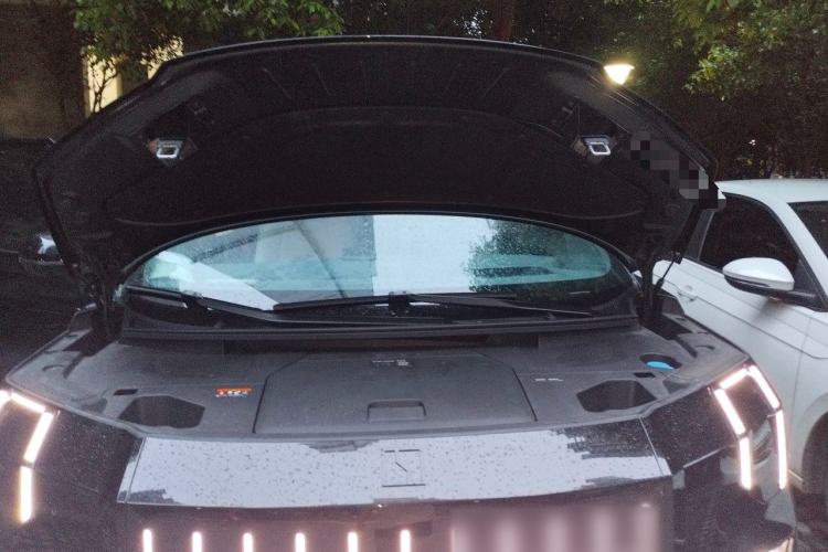 Used Zeekr 009 2024 Six-Seat Executive Version 4WD 108 kWh Engine Bay