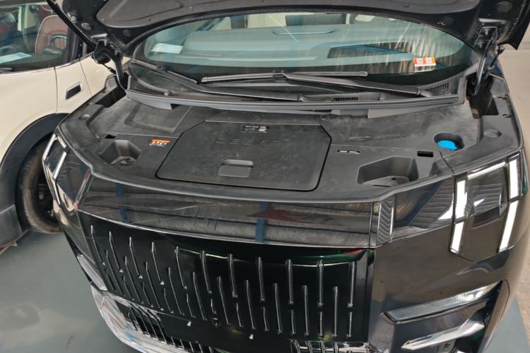 Used Zeekr 009 2024 Six-Seat Executive Version 4WD 108 kWh Engine Bay