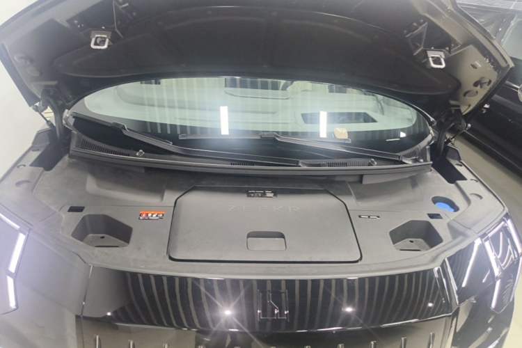 Used Zeekr 009 2024 Six-Seat Executive Version 4WD 108 kWh Engine Bay