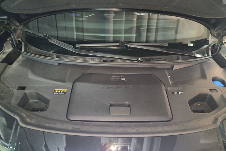 Used Zeekr 009 2024 Six-Seat Executive Version 4WD 108 kWh Engine Bay