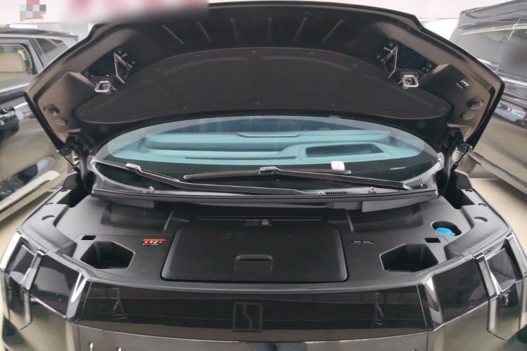 Used Zeekr 009 2024 7-Seater Aisle Version 108 kWh Engine Bay