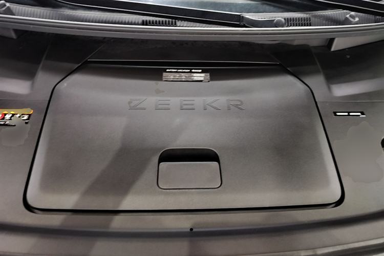 Used Zeekr 009 2024 7-Seater Aisle Version 108 kWh Engine Bay
