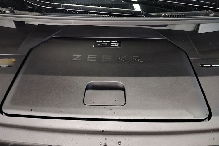Used Zeekr 009 2024 Six-Seat Executive Version 4WD 108 kWh Engine Bay
