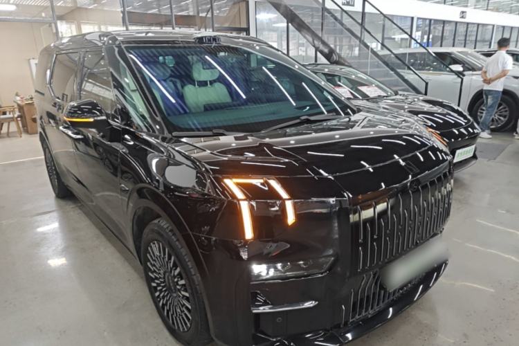 Used Zeekr 009 2024 Six-Seat Executive Version 4WD 108 kWh Exterior 1