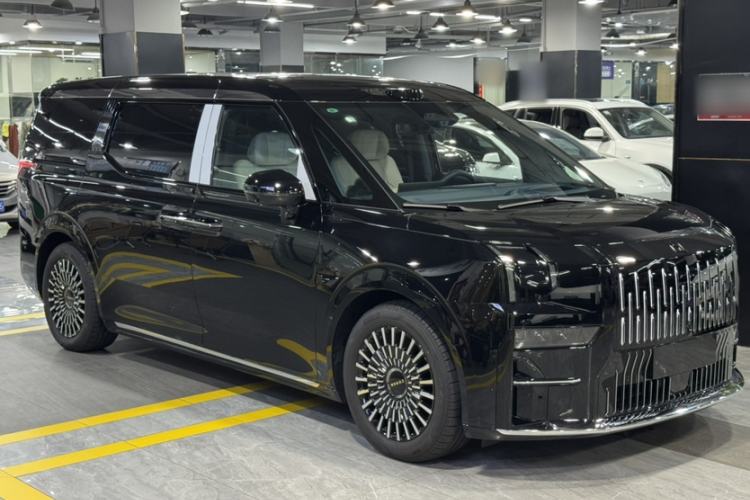 Used Zeekr 009 2024 7-Seater Aisle Version 108 kWh Exterior 1