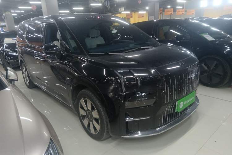 Used Zeekr 009 2024 7-Seater Walk-Through Version Four-Wheel Drive 108 kWh Exterior 1