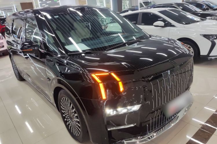 Used Zeekr 009 2024 7-Seater Aisle Version 108 kWh Exterior 1