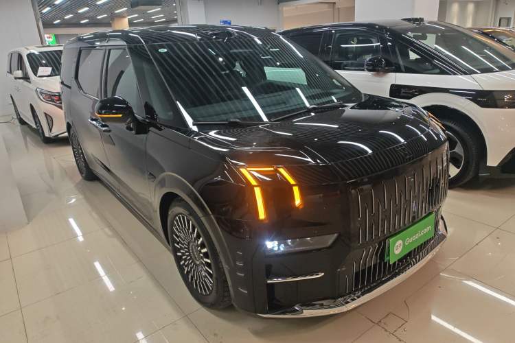 Used Zeekr 009 2024 7-Seater Walk-Through Version Four-Wheel Drive 108 kWh Exterior 1