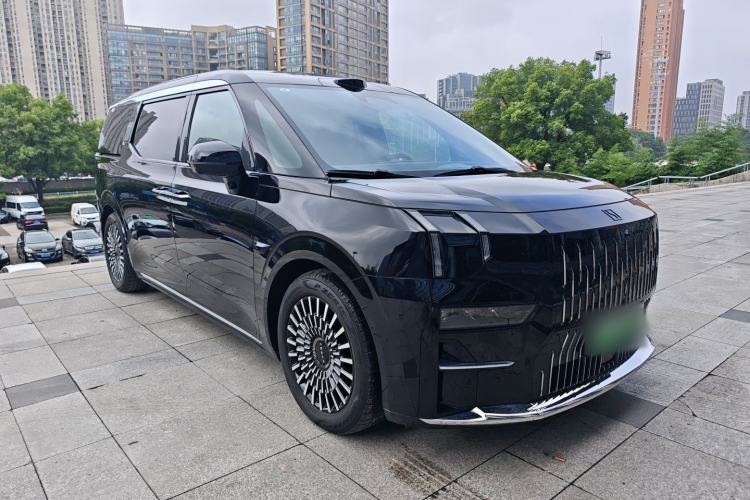 Used Zeekr 009 2024 7-Seater Aisle Version 108 kWh Exterior 1
