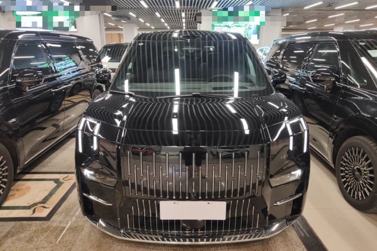 Used Zeekr 009 2024 7-Seater Aisle Version 108 kWh Exterior 1