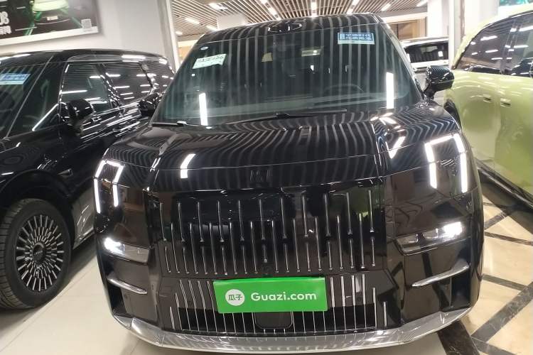 Used Zeekr 009 2024 7-Seater Aisle Version 108 kWh Exterior 1