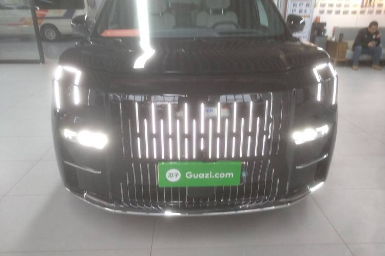 Used Zeekr 009 2024 7-Seater Aisle Version 108 kWh Exterior 1
