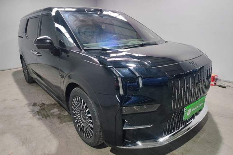 Used Zeekr 009 2024 7-Seater Walk-Through Version Four-Wheel Drive 108 kWh Exterior 1