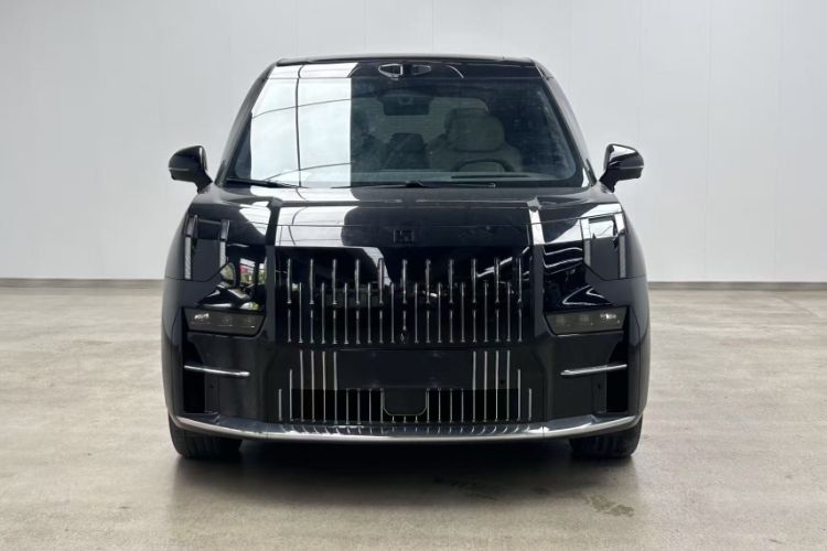 Used Zeekr 009 2024 7-Seater Walk-through Version 4WD 140 kWh Exterior 1