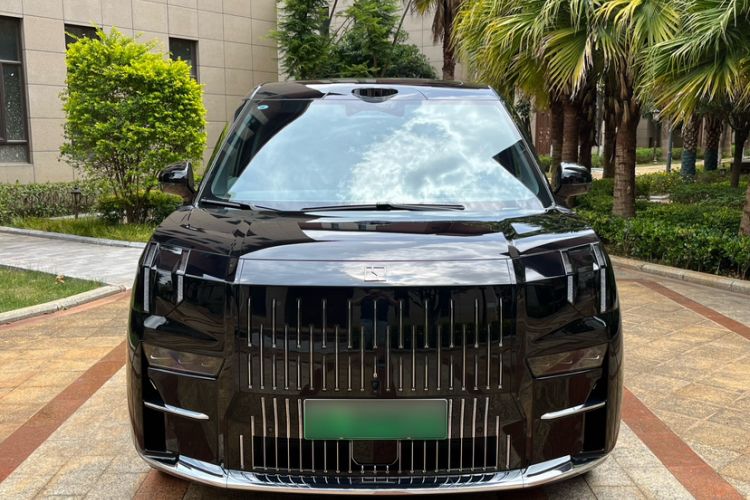 Used Zeekr 009 2024 7-Seater Aisle Version 108 kWh Exterior 11