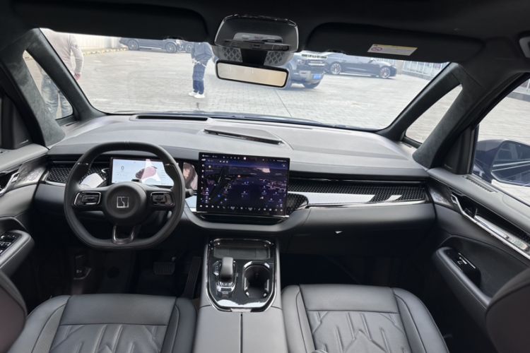 Used Zeekr 009 2024 7-Seater Walk-Through Version Four-Wheel Drive 108 kWh Exterior 11