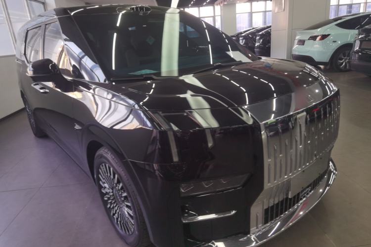 Used Zeekr 009 2024 Six-Seat Executive Version 4WD 108 kWh Exterior 2