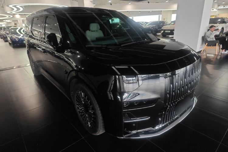 Used Zeekr 009 2024 7-Seater Walk-Through Version Four-Wheel Drive 108 kWh Exterior 2