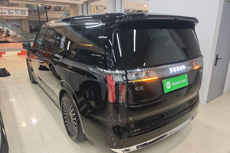Used Zeekr 009 2024 7-Seater Walk-Through Version Four-Wheel Drive 108 kWh Exterior 2