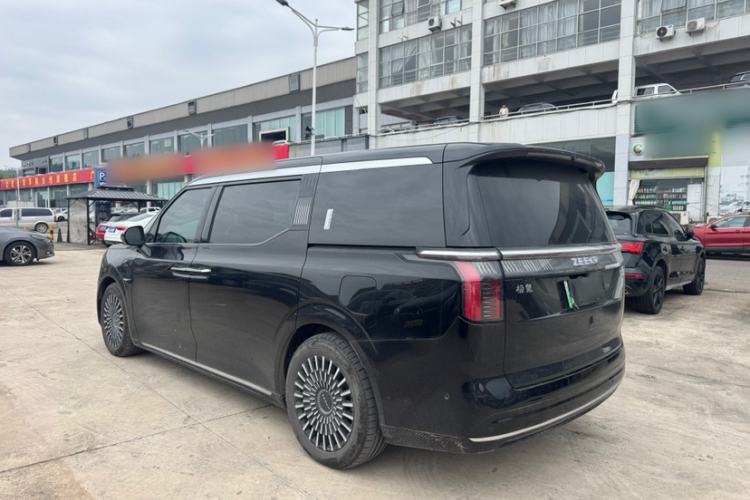 Used Zeekr 009 2024 7-Seater Aisle Version 108 kWh Exterior 2