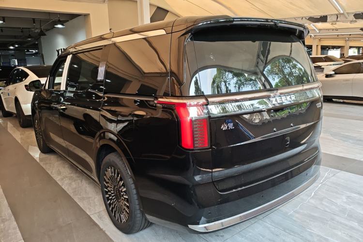 Used Zeekr 009 2024 7-Seater Aisle Version 140 kWh Exterior 2