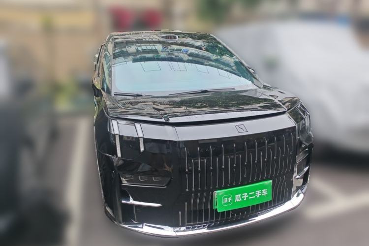 Used Zeekr 009 2024 Six-Seat Executive Version 4WD 108 kWh Exterior 2