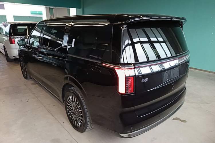 Used Zeekr 009 2024 7-Seater Walk-Through Version Four-Wheel Drive 108 kWh Exterior 2