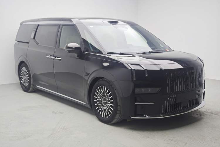 Used Zeekr 009 2024 Six-Seat Executive Version 4WD 108 kWh Exterior 2
