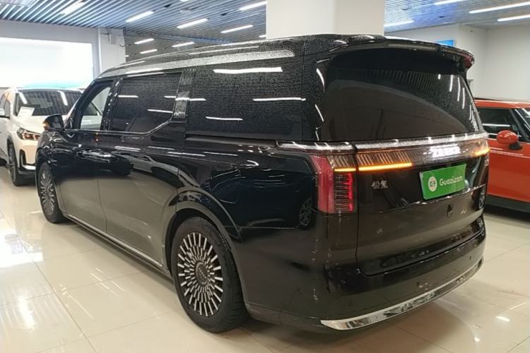 Used Zeekr 009 2024 7-Seater Walk-Through Version Four-Wheel Drive 108 kWh Exterior 2