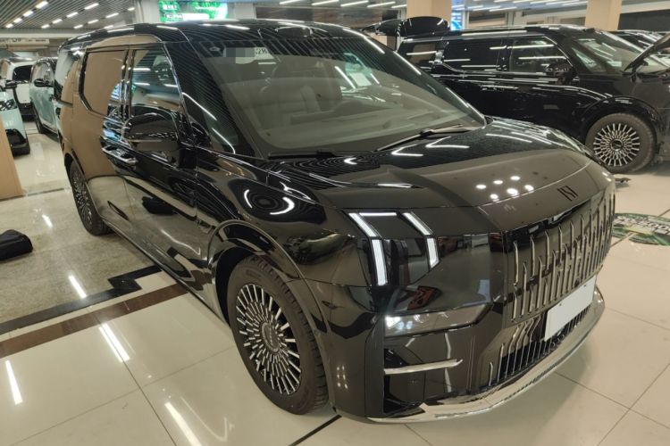 Used Zeekr 009 2024 7-Seater Aisle Version 108 kWh Exterior 2
