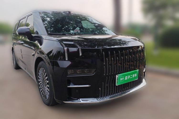 Used Zeekr 009 2024 7-Seater Walk-Through Version Four-Wheel Drive 108 kWh Exterior 2