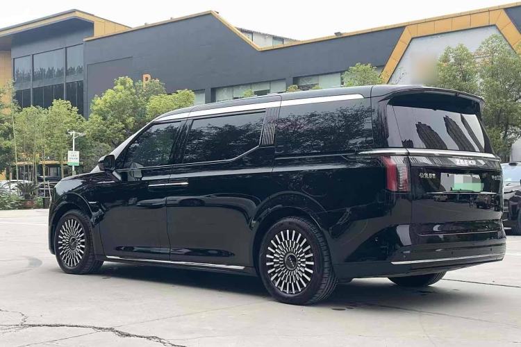 Used Zeekr 009 2024 7-Seater Aisle Version 108 kWh Exterior 3