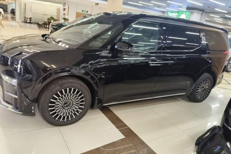 Used Zeekr 009 2024 7-Seater Aisle Version 108 kWh Exterior 3