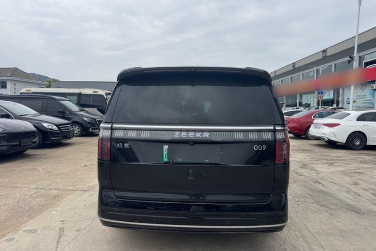 Used Zeekr 009 2024 7-Seater Aisle Version 108 kWh Exterior 3
