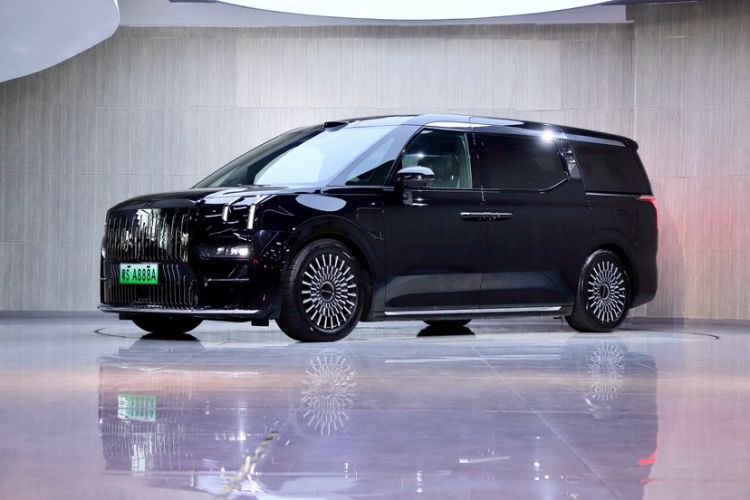 Used Zeekr 009 2024 7-Seater Walk-Through Version Four-Wheel Drive 108 kWh Exterior 3