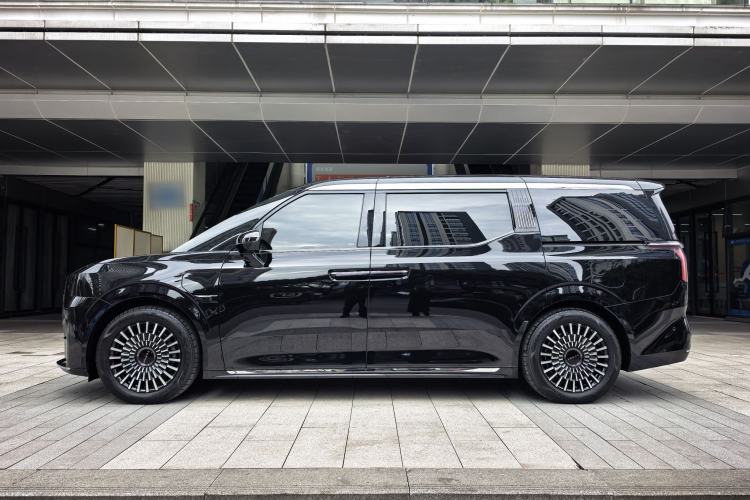 Used Zeekr 009 2024 7-Seater Walk-Through Version Four-Wheel Drive 108 kWh Exterior 3