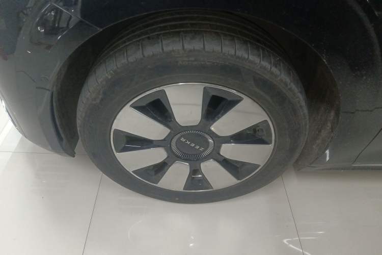 Used Zeekr 009 2024 7-Seater Walk-Through Version Four-Wheel Drive 108 kWh Exterior 4