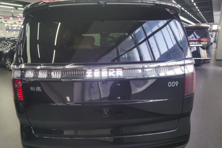 Used Zeekr 009 2024 Six-Seat Executive Version 4WD 108 kWh Exterior 4