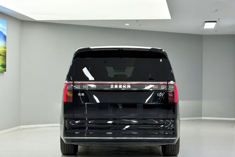 Used Zeekr 009 2024 7-Seater Walk-Through Version Four-Wheel Drive 108 kWh Exterior 4