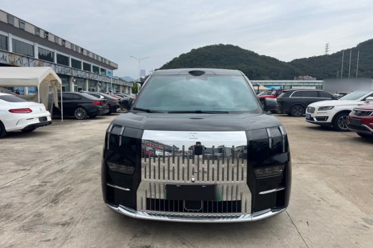 Used Zeekr 009 2024 7-Seater Aisle Version 108 kWh Exterior 4