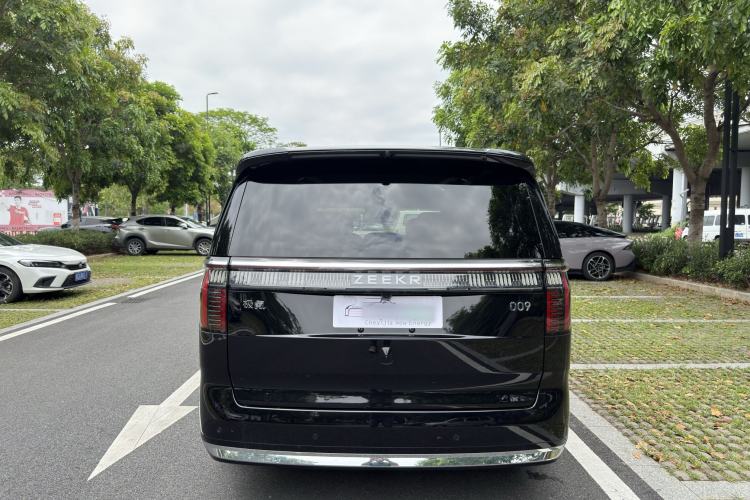 Used Zeekr 009 2024 7-Seater Walk-Through Version Four-Wheel Drive 108 kWh Exterior 4