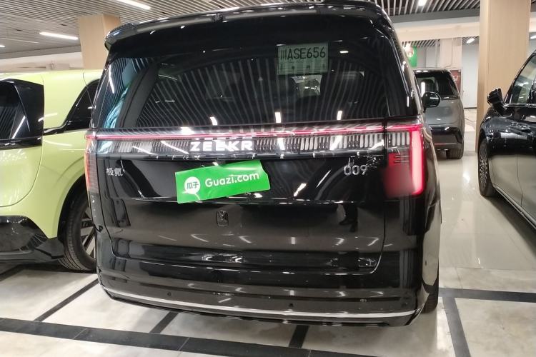 Used Zeekr 009 2024 7-Seater Aisle Version 108 kWh Exterior 4