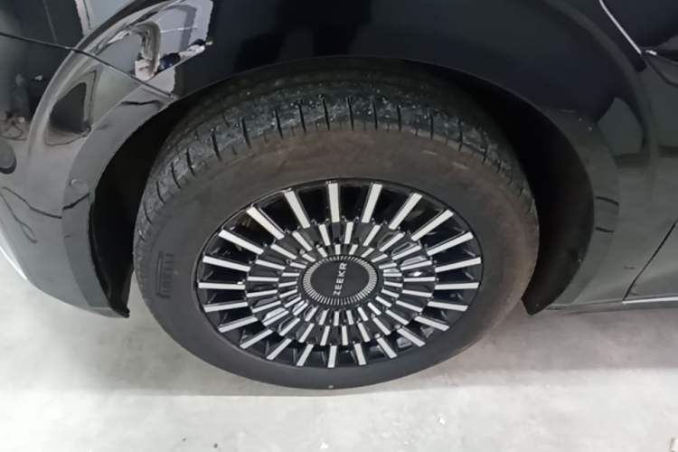 Used Zeekr 009 2024 Six-Seat Executive Version 4WD 108 kWh Exterior 4