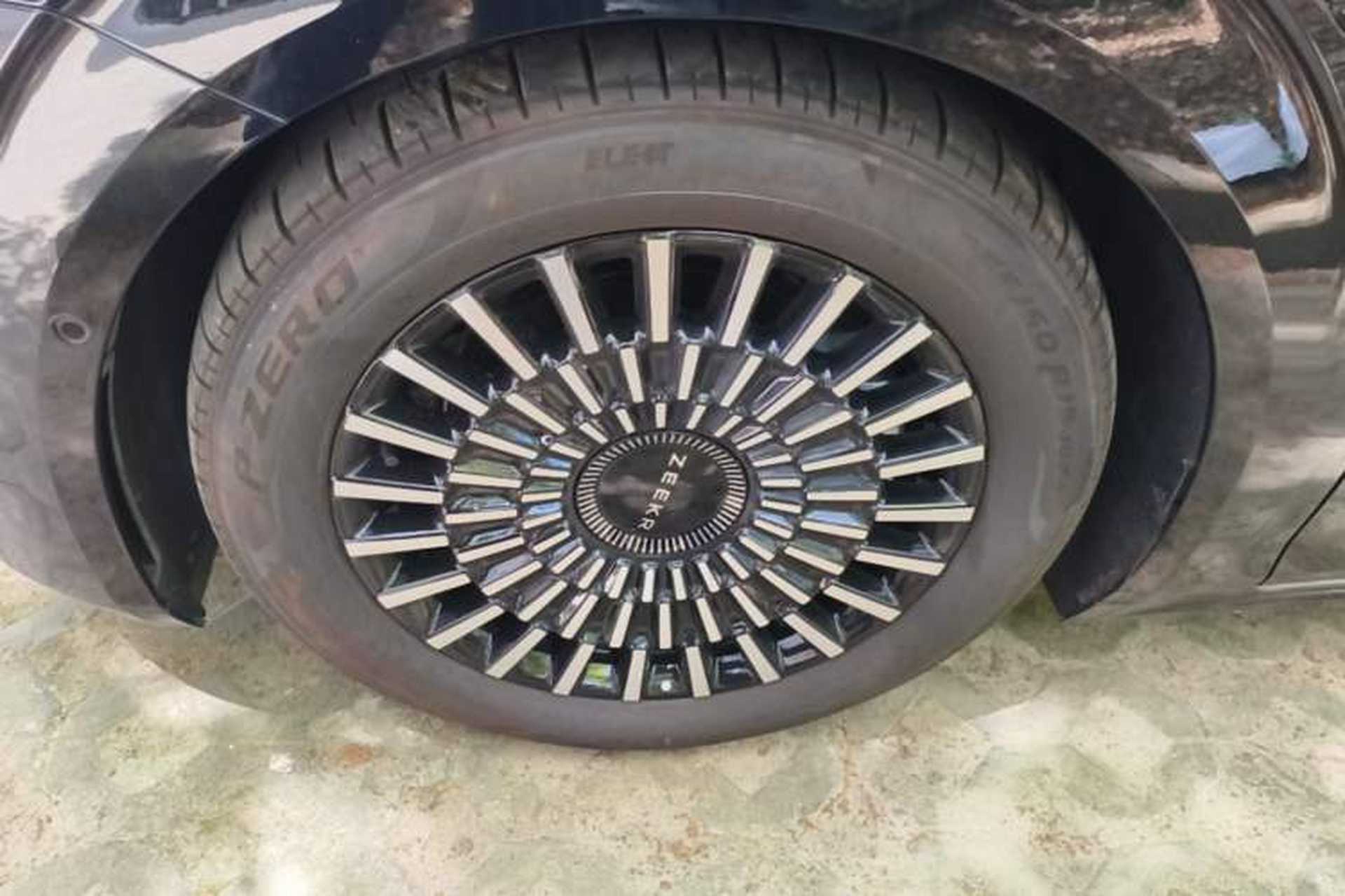 Used Zeekr 009 2024 Six-Seat Executive Version 4WD 108 kWh Exterior 4