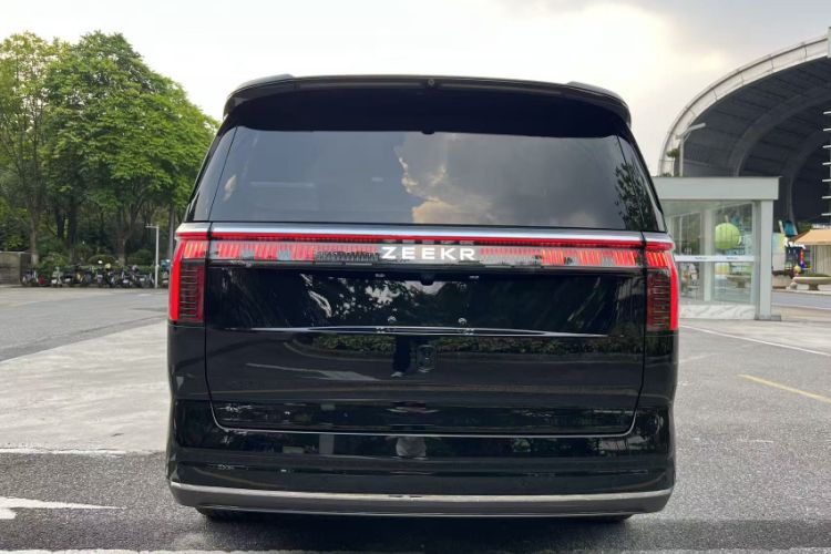 Used Zeekr 009 2024 7-Seater Walk-Through Version Four-Wheel Drive 108 kWh Exterior 4