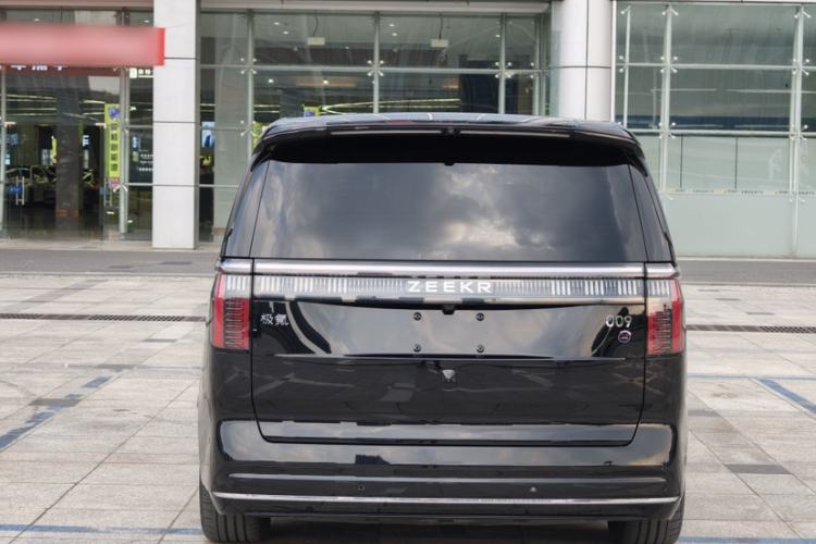 Used Zeekr 009 2024 7-Seater Walk-Through Version Four-Wheel Drive 108 kWh Exterior 4