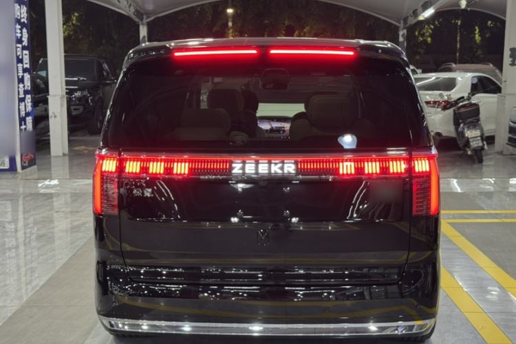 Used Zeekr 009 2024 7-Seater Aisle Version 108 kWh Exterior 5