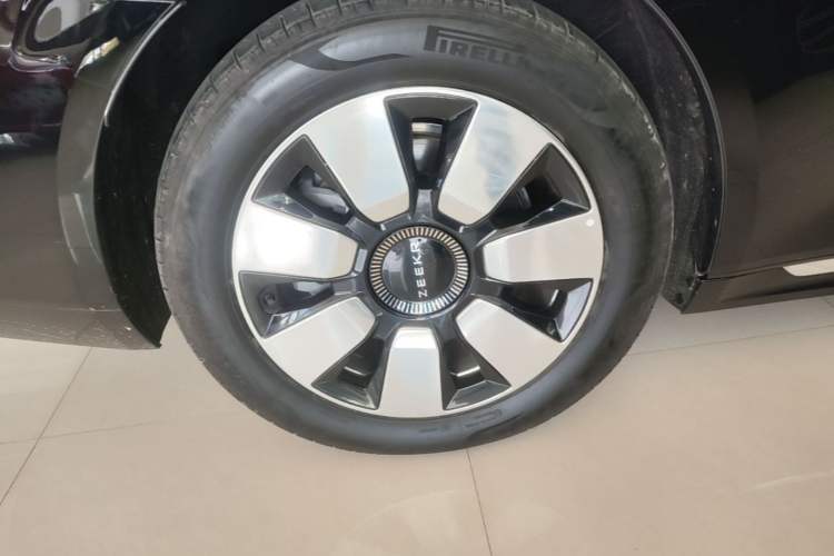 Used Zeekr 009 2024 7-Seater Walk-Through Version Four-Wheel Drive 108 kWh Exterior 5