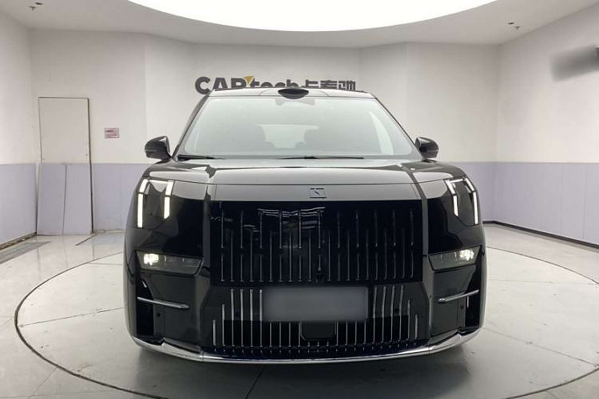 Used Zeekr 009 2024 7-Seater Aisle Version 108 kWh Exterior 5